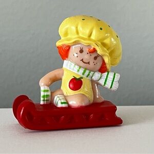 Vintage Strawberryland Miniature: Apple Dumplin on a Sled